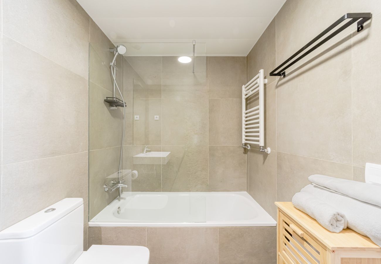 Apartamento en Madrid - Piso para 5 huéspedes con piscina by Sharing Co.