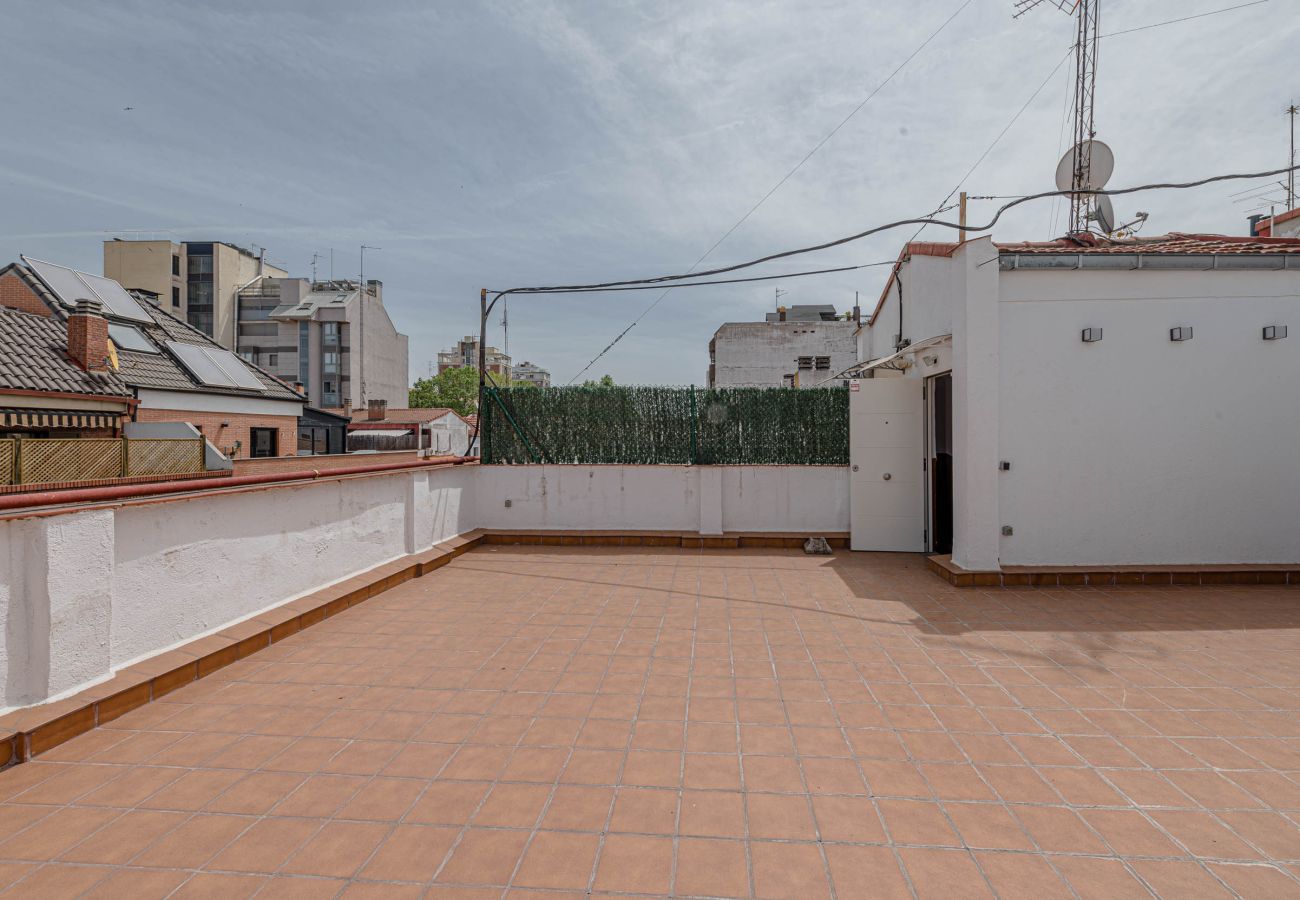 Apartamento en Madrid - Precioso ático con terraza en Azca by SharingCo 