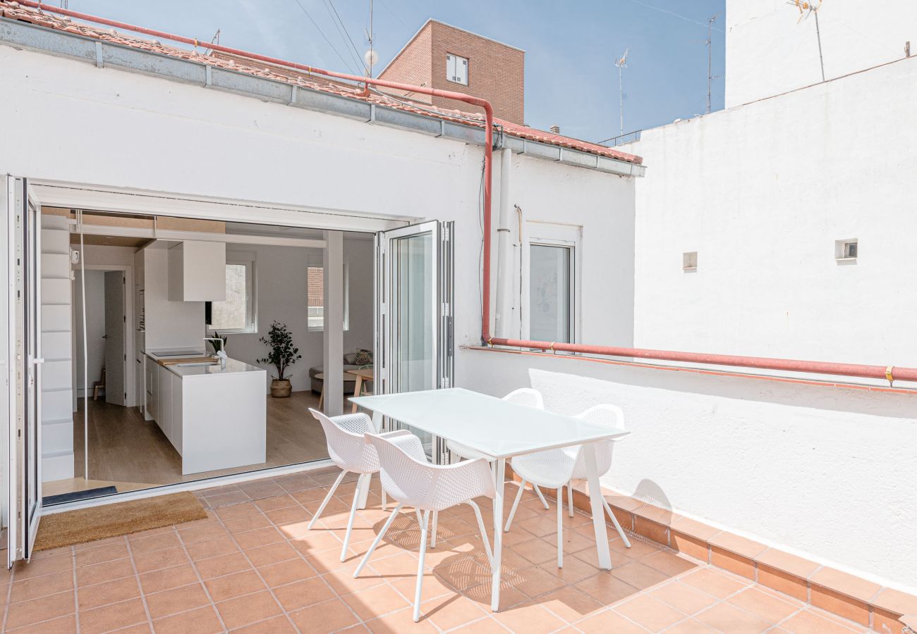 Apartamento en Madrid - Precioso ático con terraza en Azca by SharingCo 