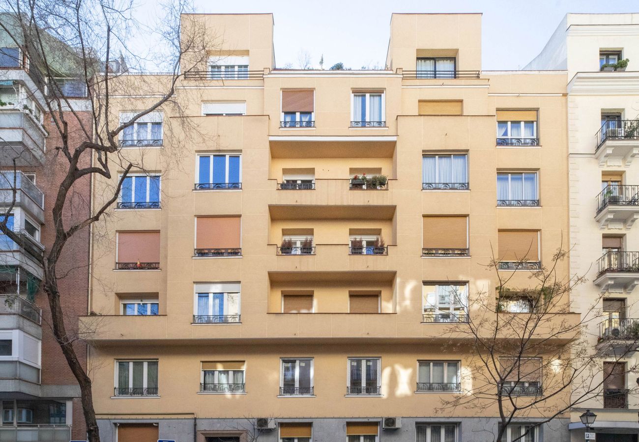 Apartamento en Madrid - Unico piso de 3 habs en Chamberi by SharingCo 