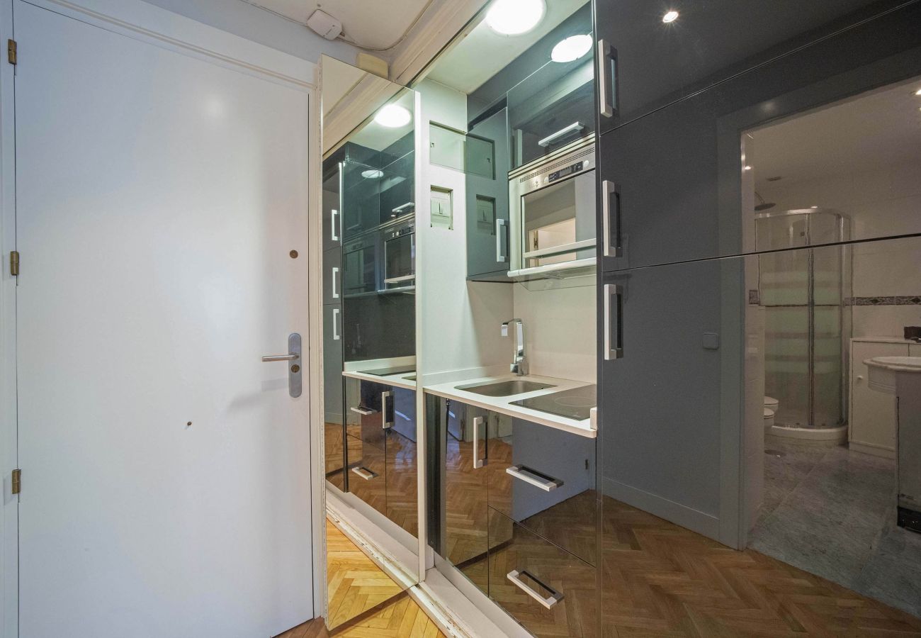 Apartamento en Madrid - Precioso piso con piscina en Madrid by SharingCo   