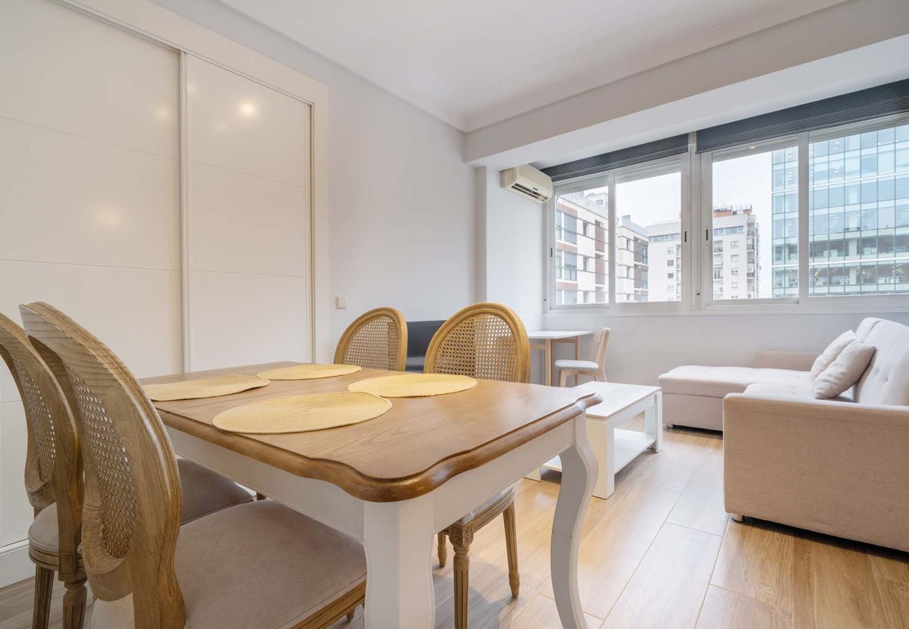 Apartamento en Madrid - Precioso piso con piscina en Madrid by SharingCo   