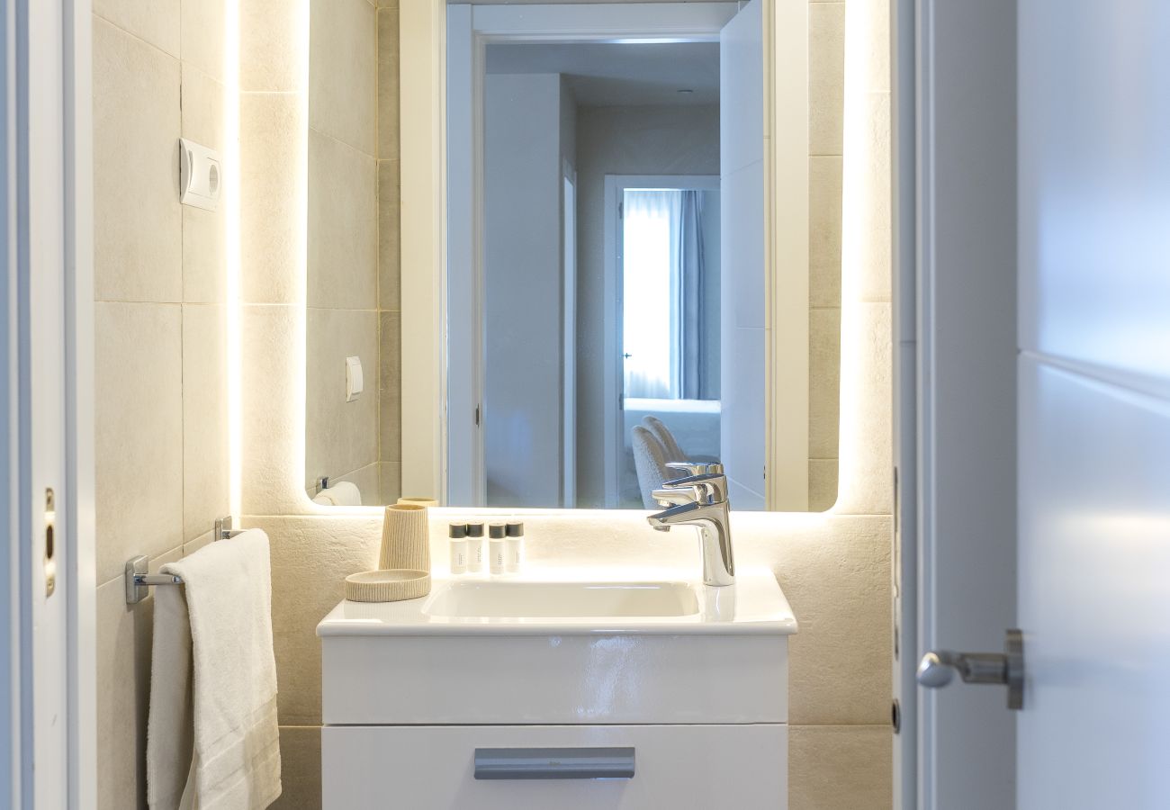 Apartamento en Málaga - Apartamento en Atarazanas 4 Habitaciones by Sharing Co