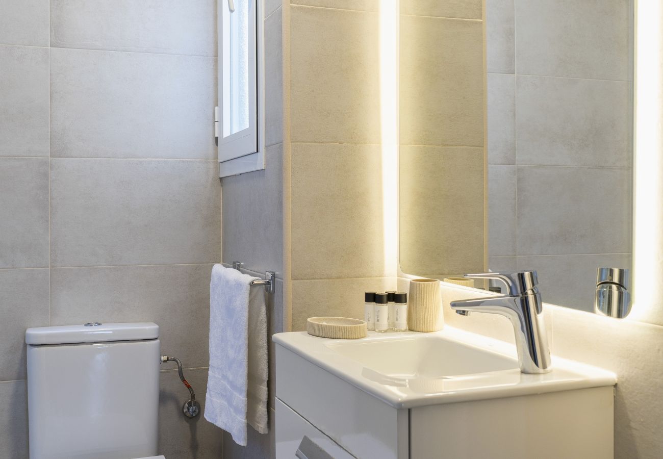 Apartamento en Málaga - Apartamento en Atarazanas 4 Habitaciones by Sharing Co