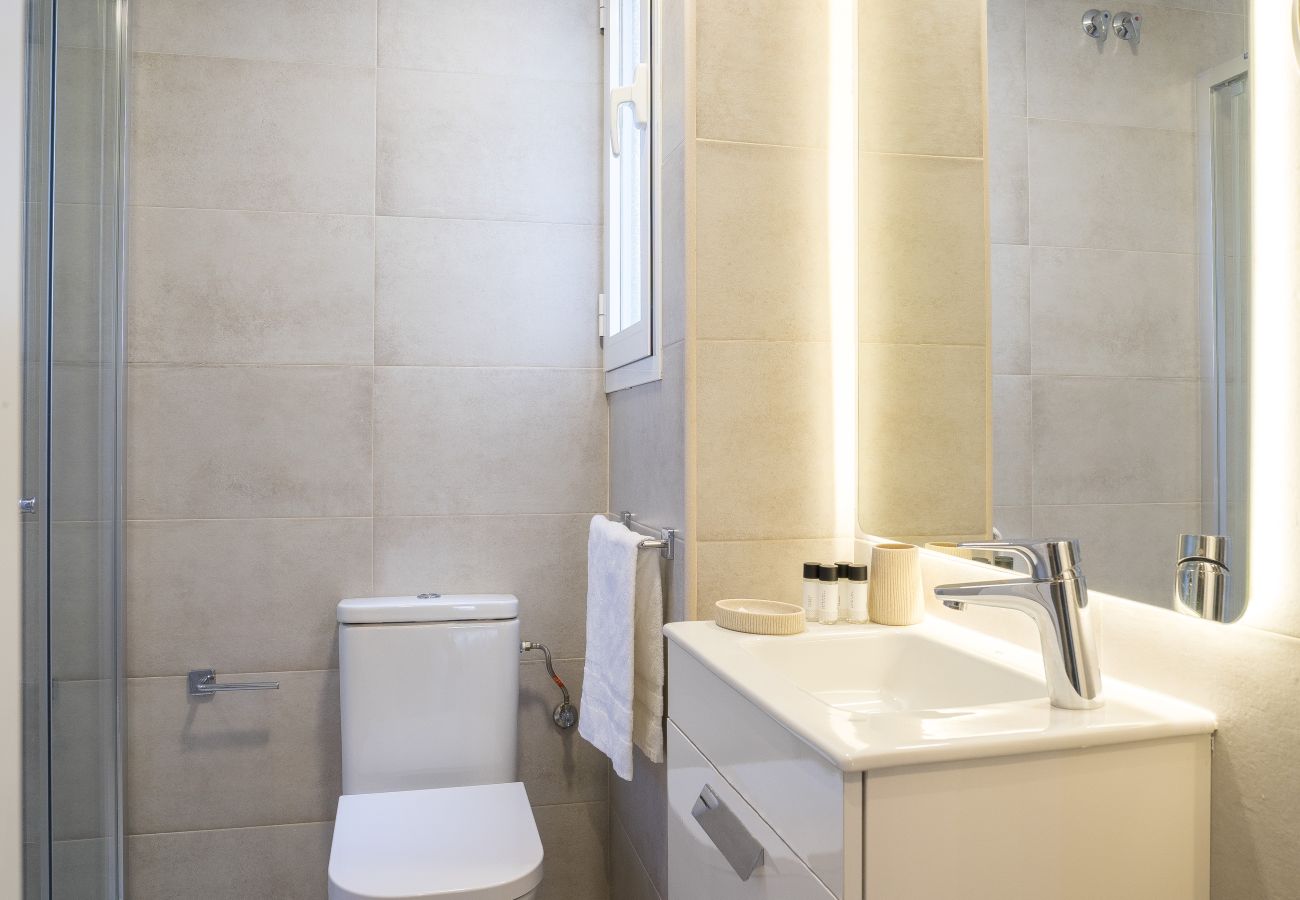 Apartamento en Málaga - Apartamento en Atarazanas 4 Habitaciones by Sharing Co