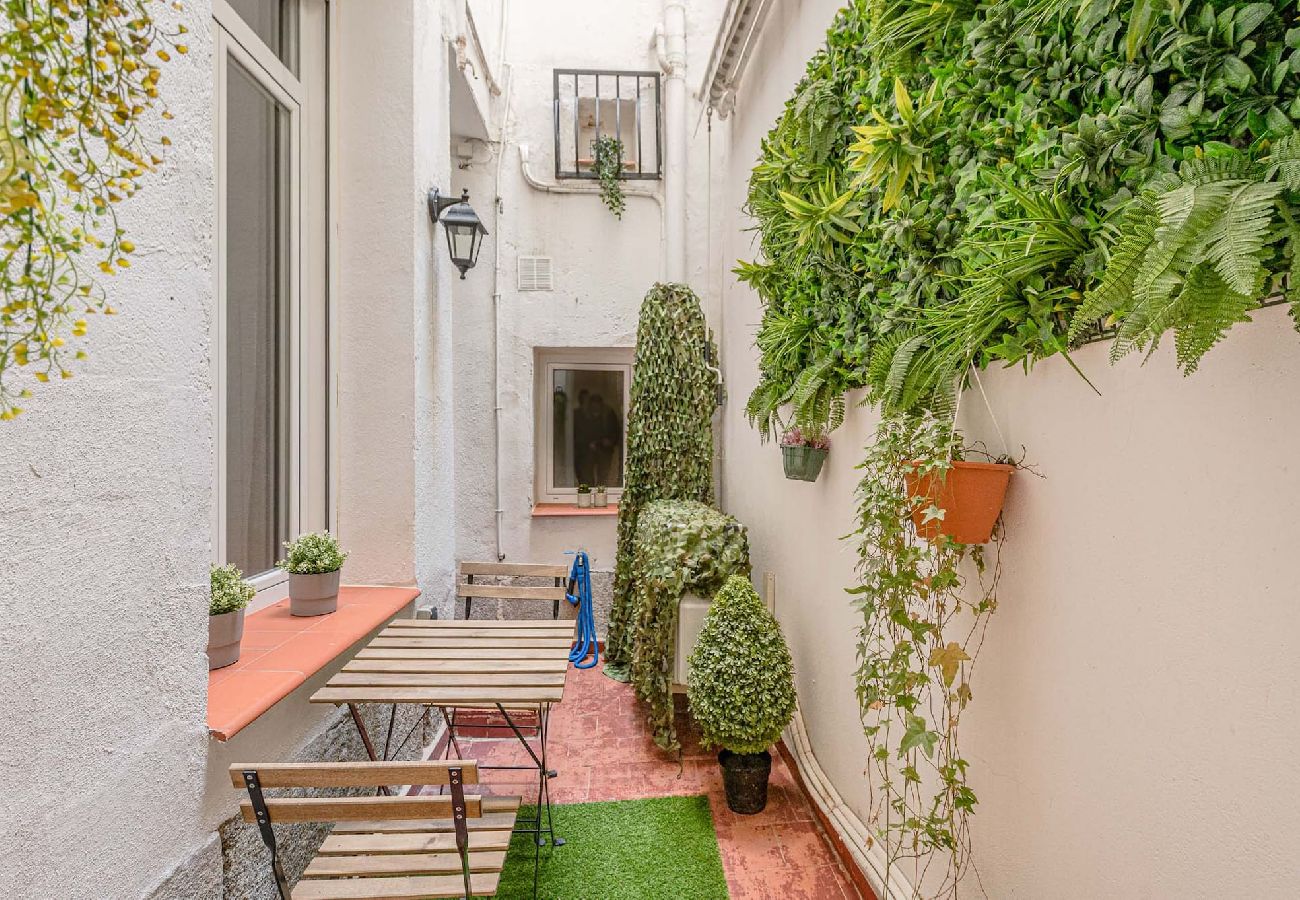 Apartamento en Madrid - Piso 2 habs. con patio privado Sharing Co.