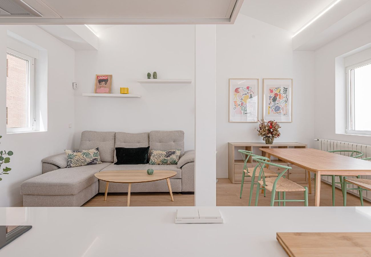 Apartamento en Madrid - Precioso ático con terraza en Azca by SharingCo 