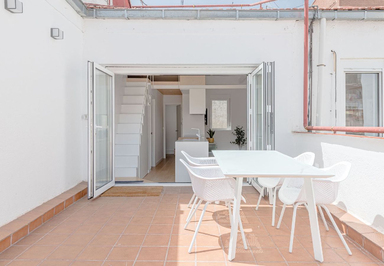 Apartamento en Madrid - Precioso ático con terraza en Azca by SharingCo 