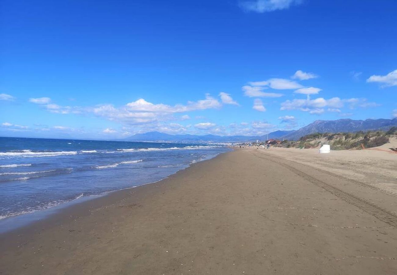 Apartamento en Marbella - Piso con vistas al mar y piscina by SharingCo