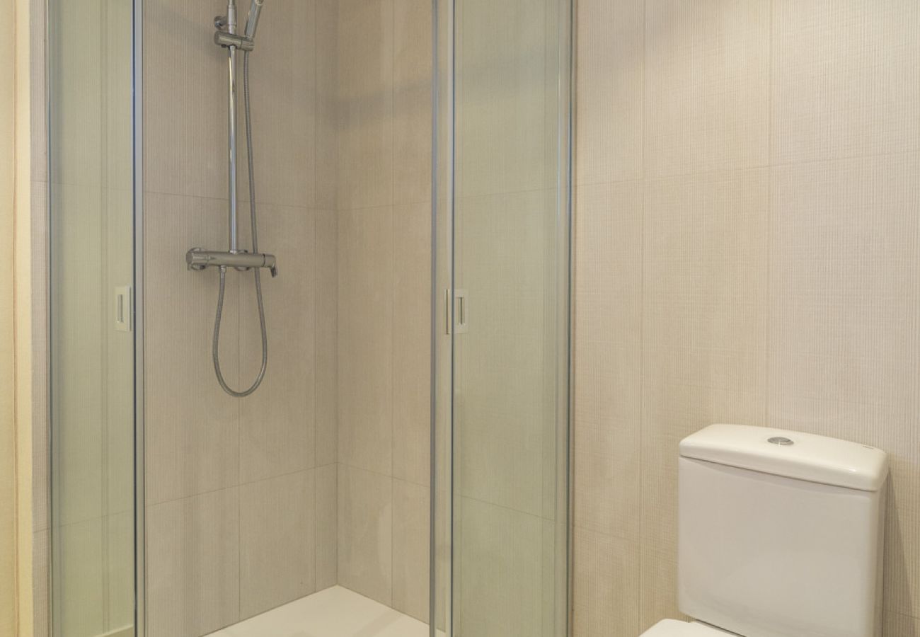 Apartamento en Marbella - Piso con vistas al mar y piscina by SharingCo