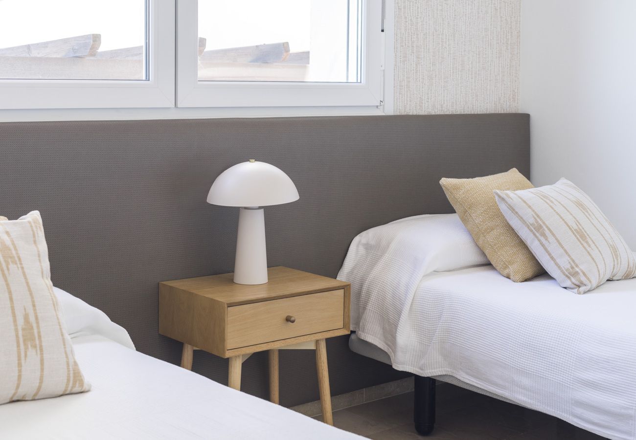 Apartamento en Marbella - Piso con vistas al mar y piscina by SharingCo