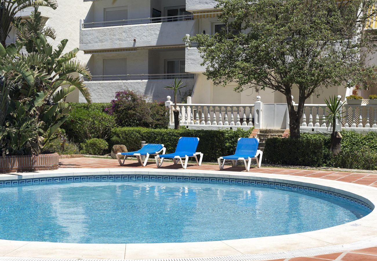 Apartamento en Marbella - Piso con vistas al mar y piscina by SharingCo