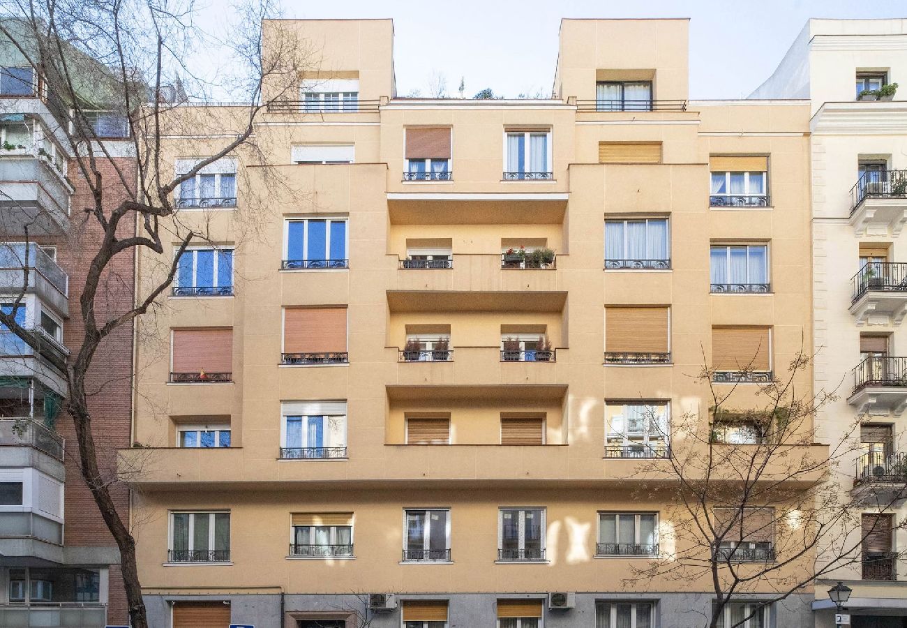 Apartamento en Madrid - Unico piso de 3habs en Chamberi by SharingCo 