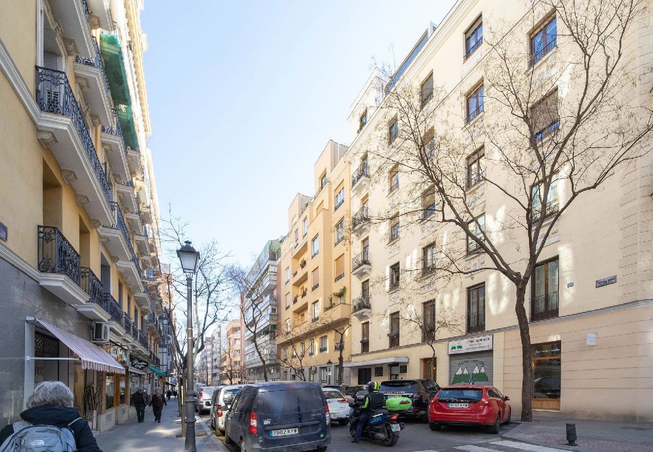 Apartamento en Madrid - Unico piso de 3habs en Chamberi by SharingCo 