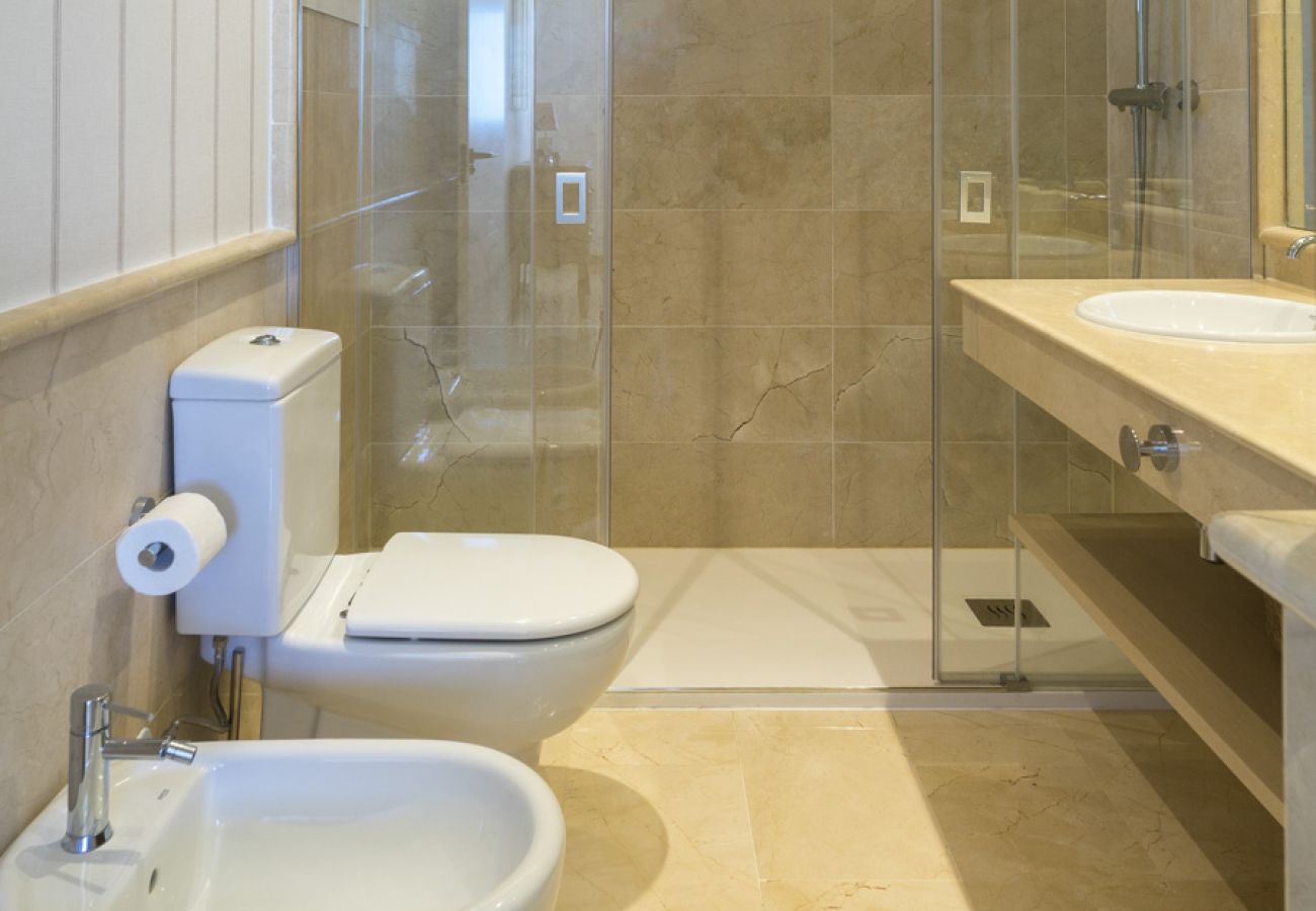 Apartamento en Marbella - Gran apto con piscina frente al mar by Sharing Co 
