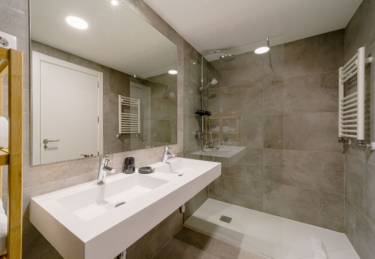 Apartamento en Madrid - Piso para 5 huéspedes con piscina by Sharing Co.