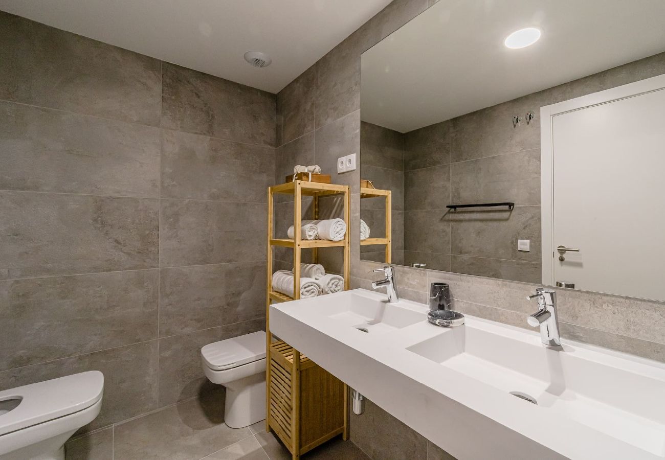 Apartamento en Madrid - Piso para 5 huéspedes con piscina by Sharing Co.