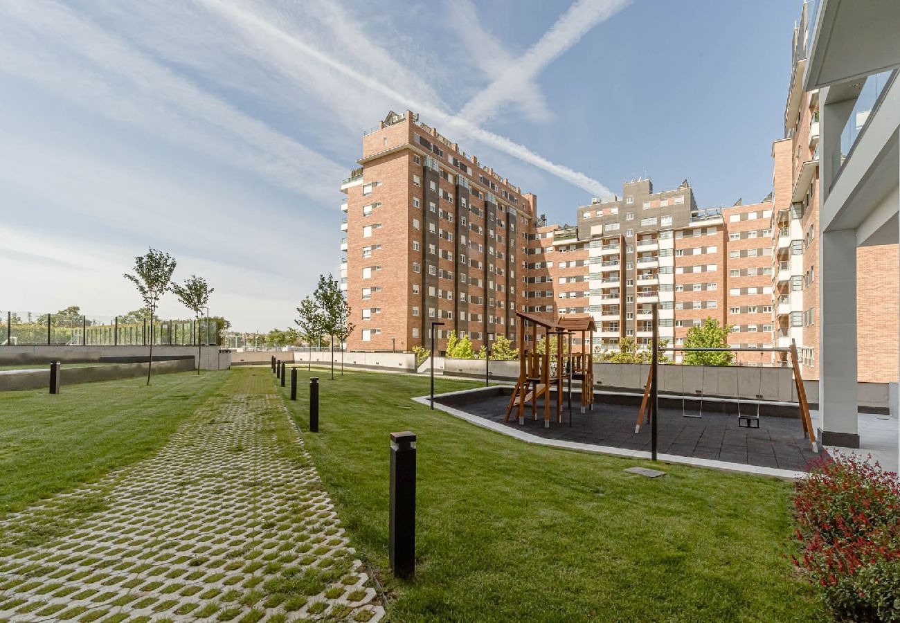 Apartamento en Madrid - Piso para 5 huéspedes con piscina by Sharing Co.