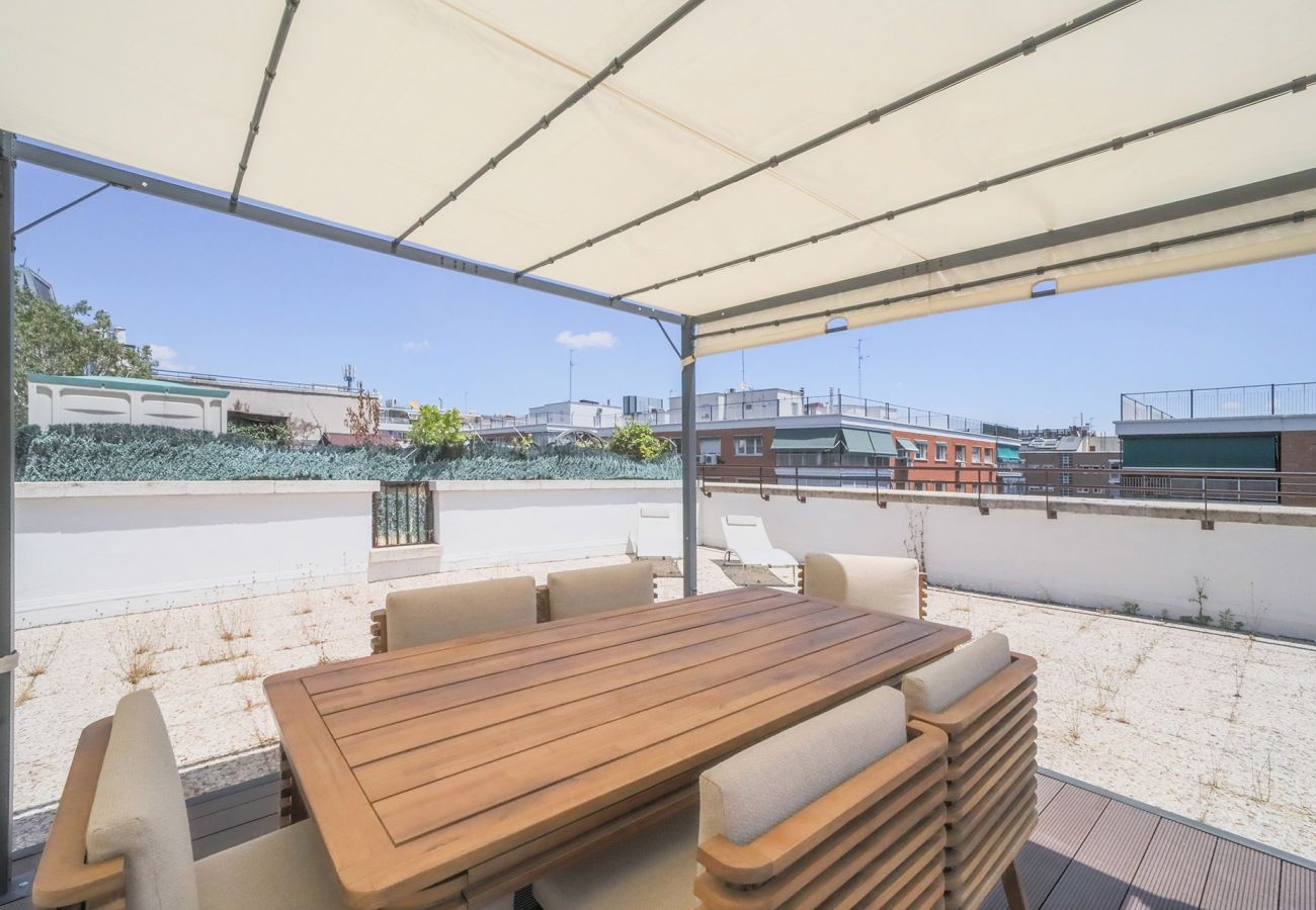 Apartamento en Madrid - Ático 4 hab. Gran terraza en La Castellana Sharing Co