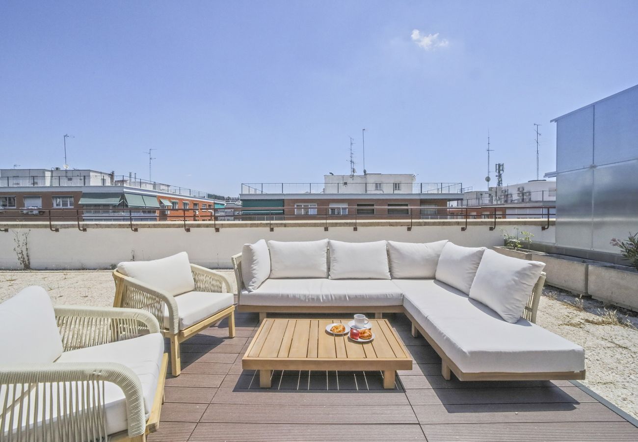 Apartamento en Madrid - Ático 4 hab. Gran terraza en La Castellana Sharing Co