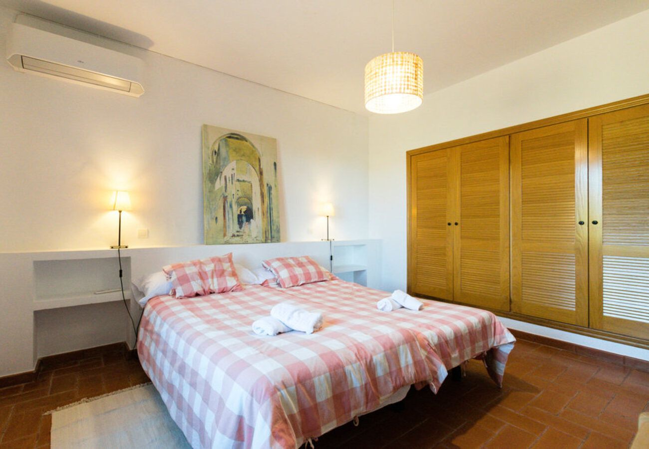 Casa en Lora del Río - Casa Rural Mazuecos - Hermosa finca de 3 habitaciones en Sevilla