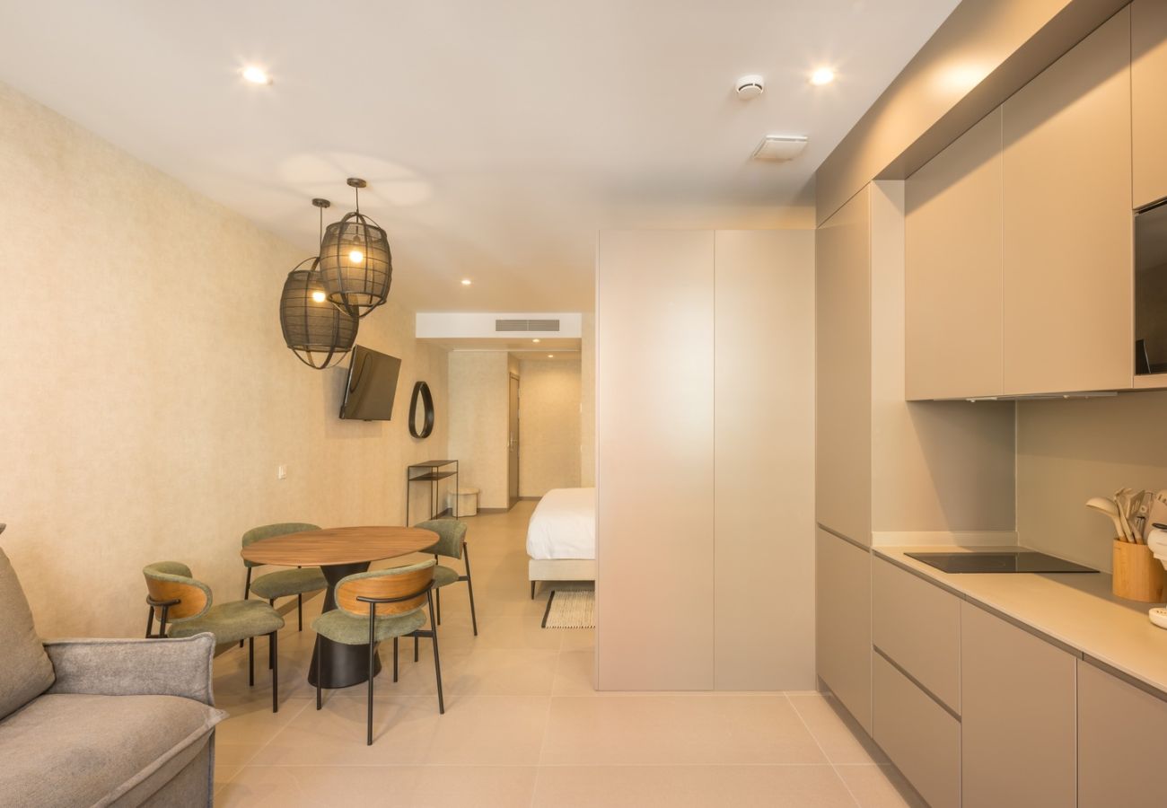 Estudio en Valencia - Housing Maritim por Sharing Co 