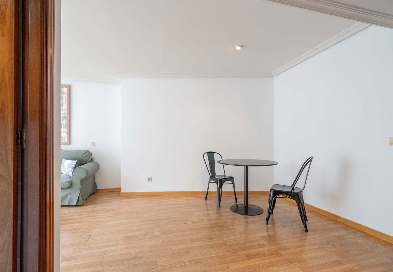 Apartamento en Madrid - Acogedor Apartamento en Calle Eraso