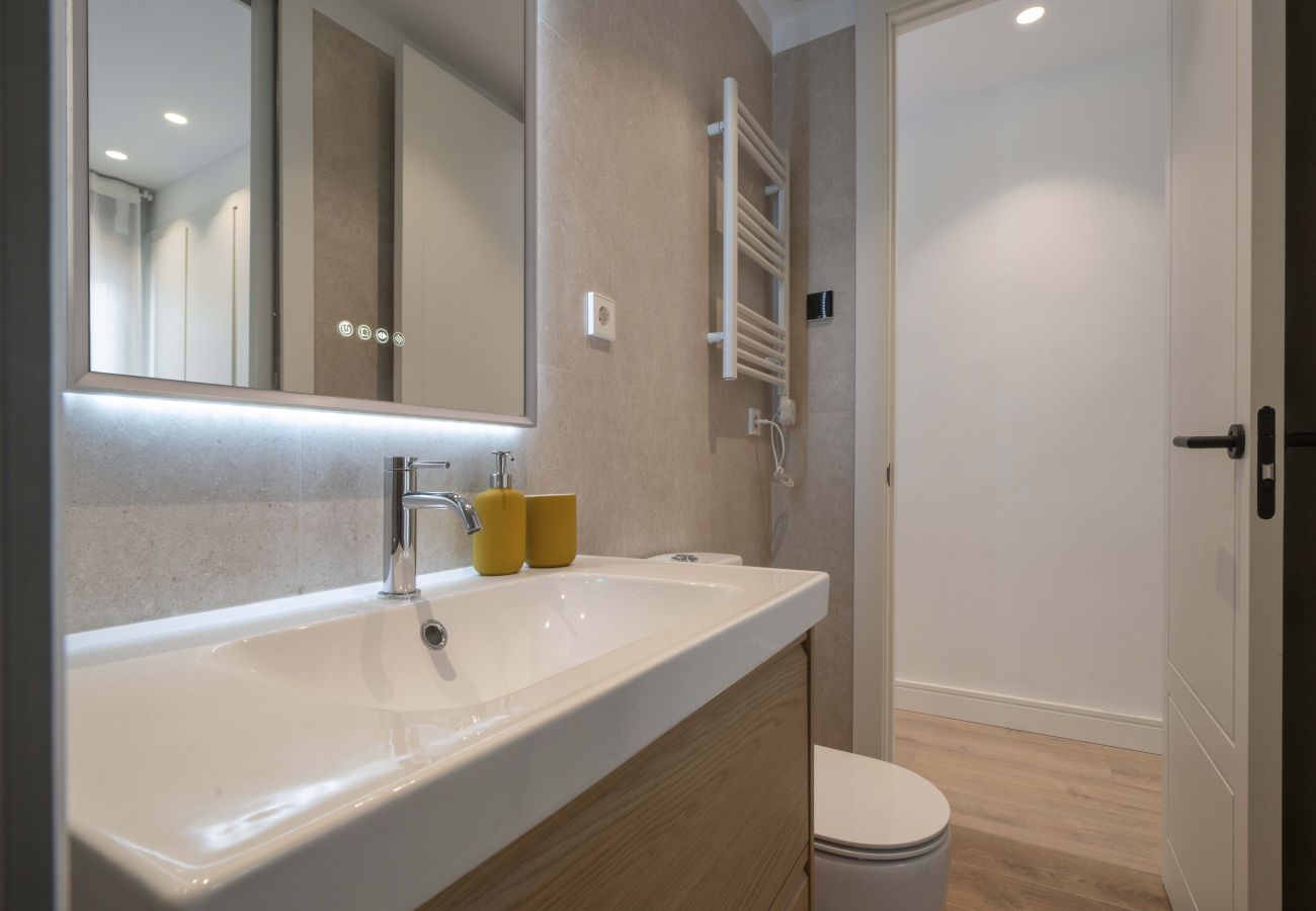 Apartamento en Madrid - Housing Castilla by Sharing Co (con terraza)