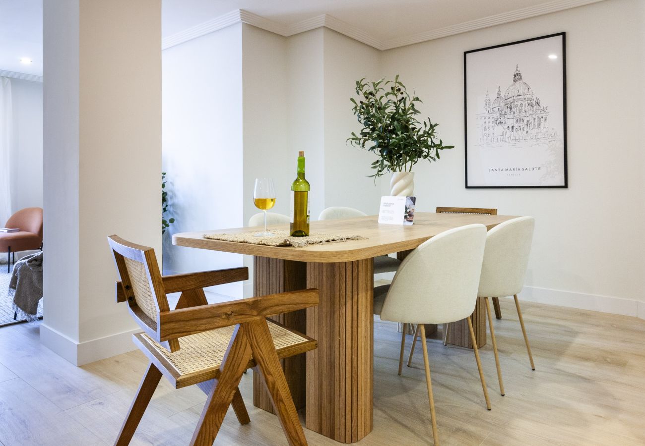 Apartment in Madrid - 4 bedrooms with terrace in La Castellana Sharing Co.  