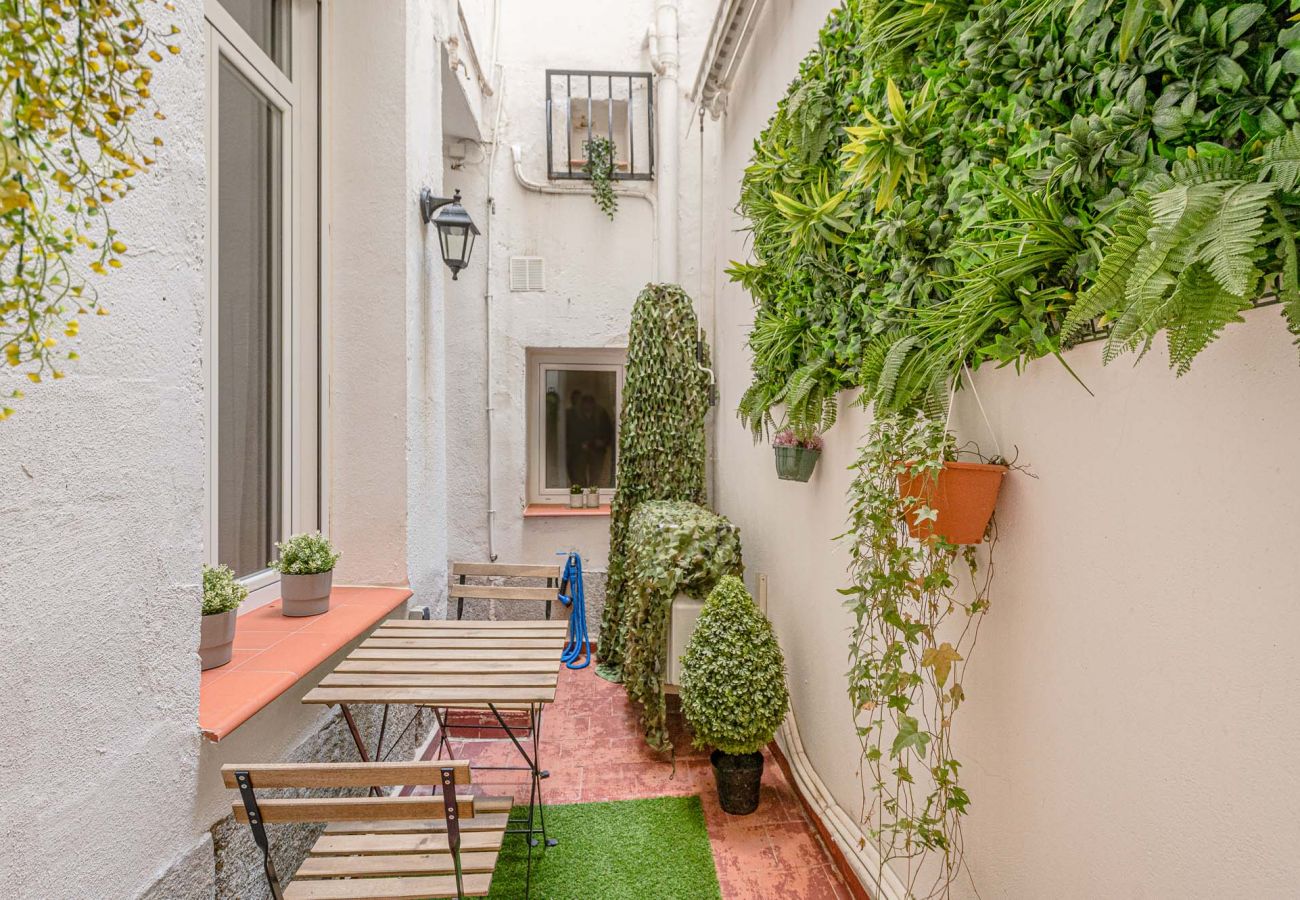 Apartment in Madrid - Piso 2 habs. con patio privado Sharing Co.