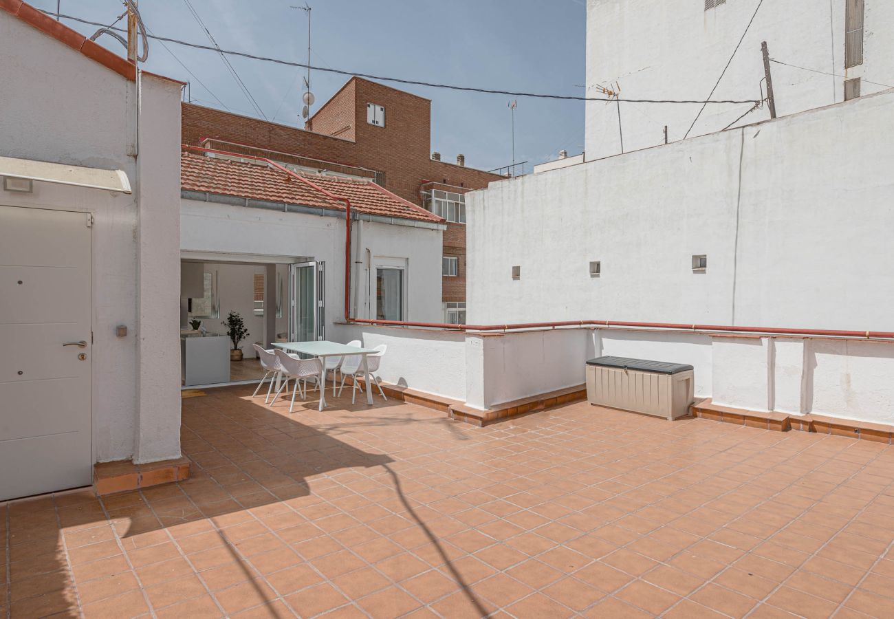 Apartment in Madrid - Precioso ático con terraza en Azca by SharingCo 