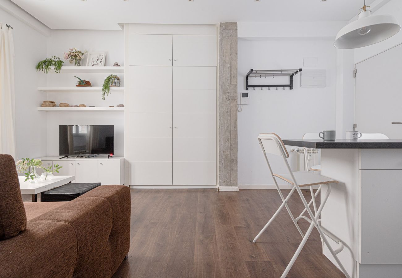 Apartment in Madrid - Moderno piso en Nuevos Ministerios by Sharing Co 