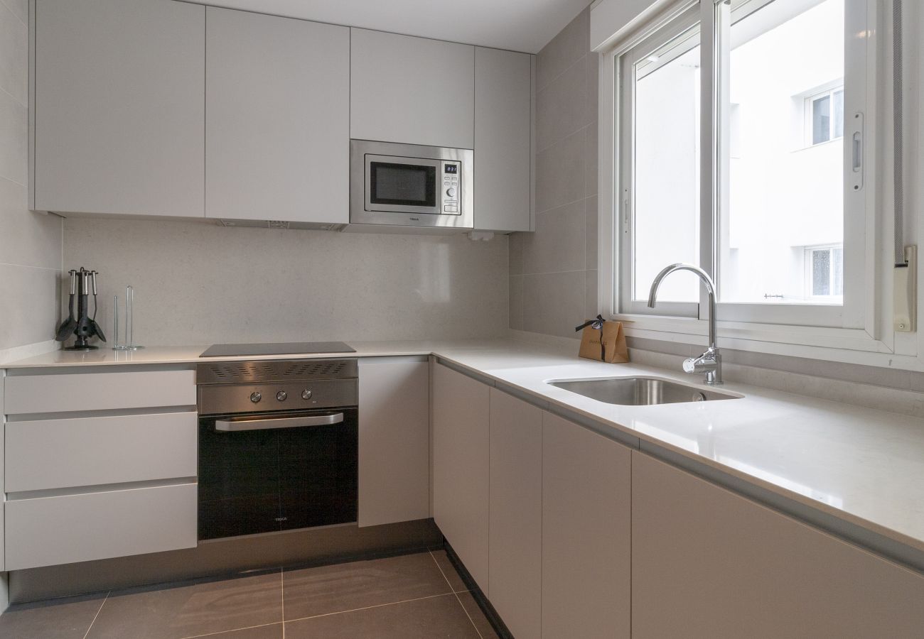 Apartment in Madrid - 3 bedroom apartment in La Castellana Sharing Co.     