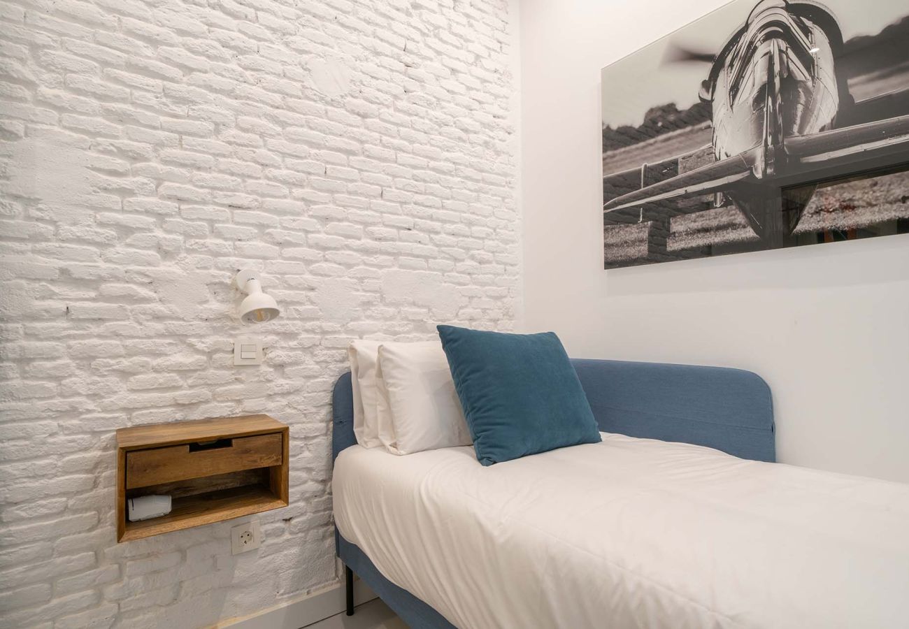 Apartment in Madrid - Housing Calle Segovia by Sharing Co