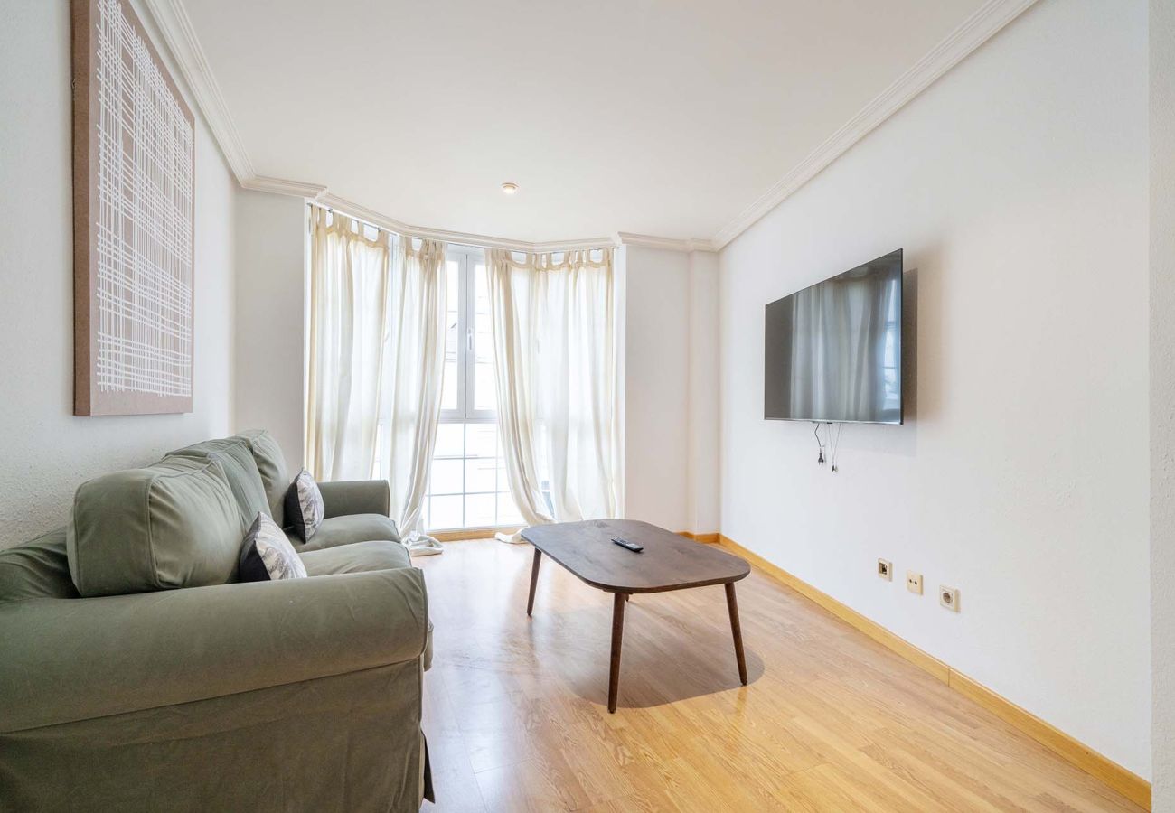 Apartment in Madrid - Cozy Apartment on Calle Eraso
