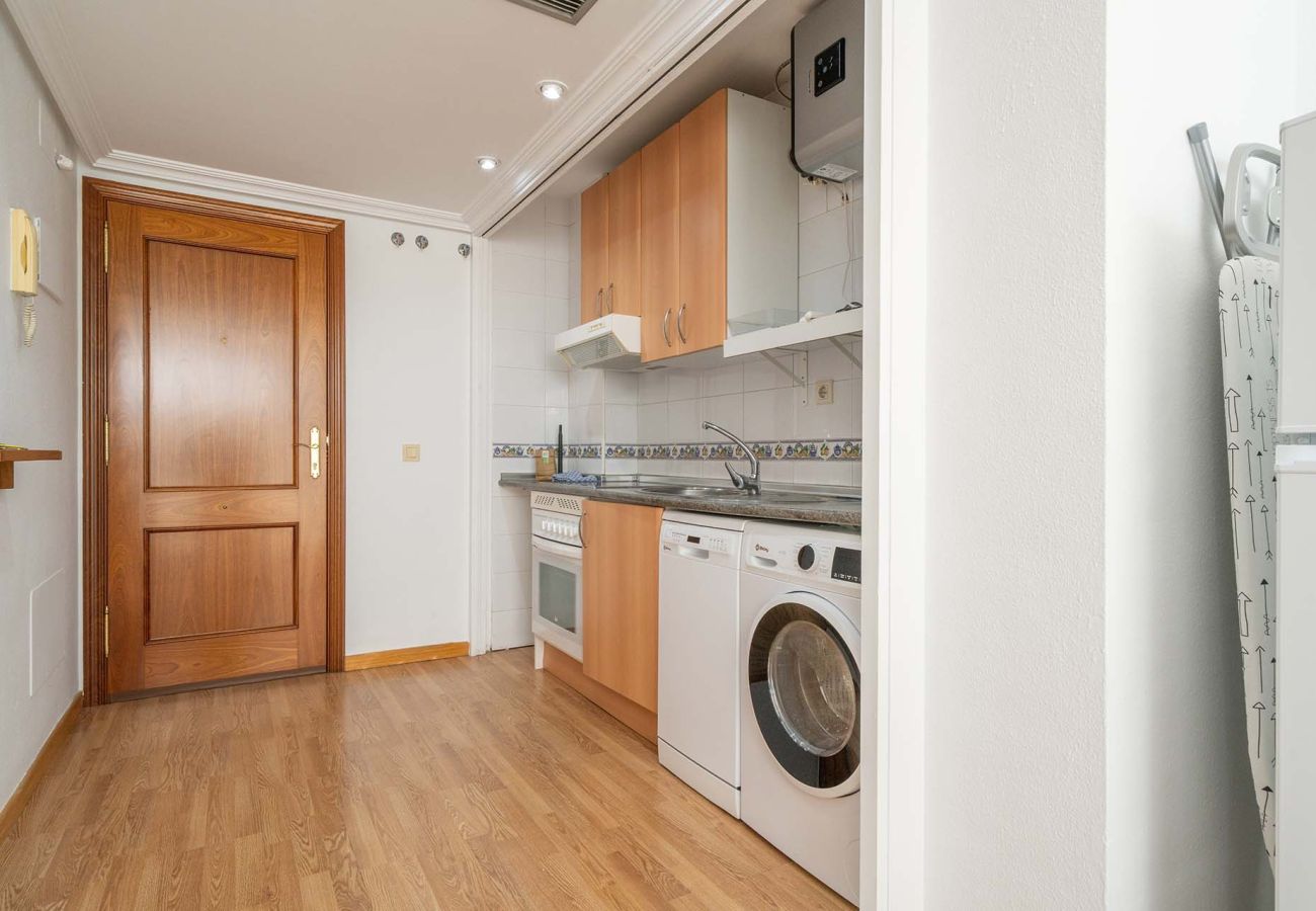 Apartment in Madrid - Cozy Apartment on Calle Eraso