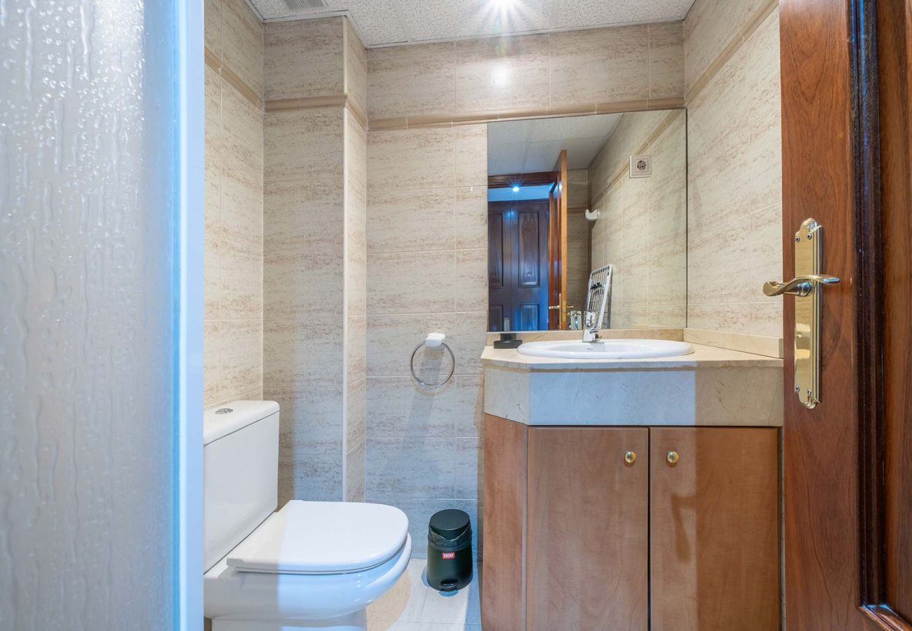 Apartment in Madrid - Cozy Apartment on Calle Eraso