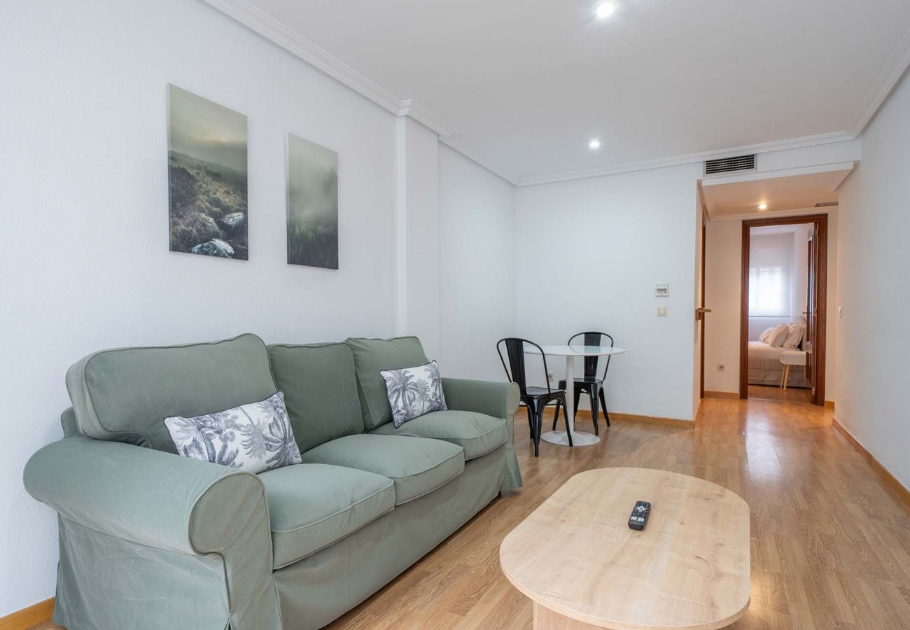 Apartment in Madrid - Cozy Apartment on Calle Eraso