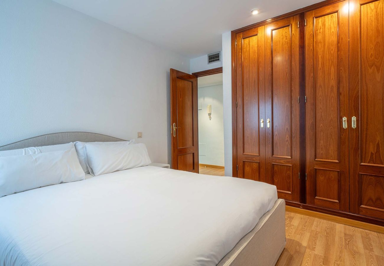 Apartment in Madrid - Cozy Apartment on Calle Eraso