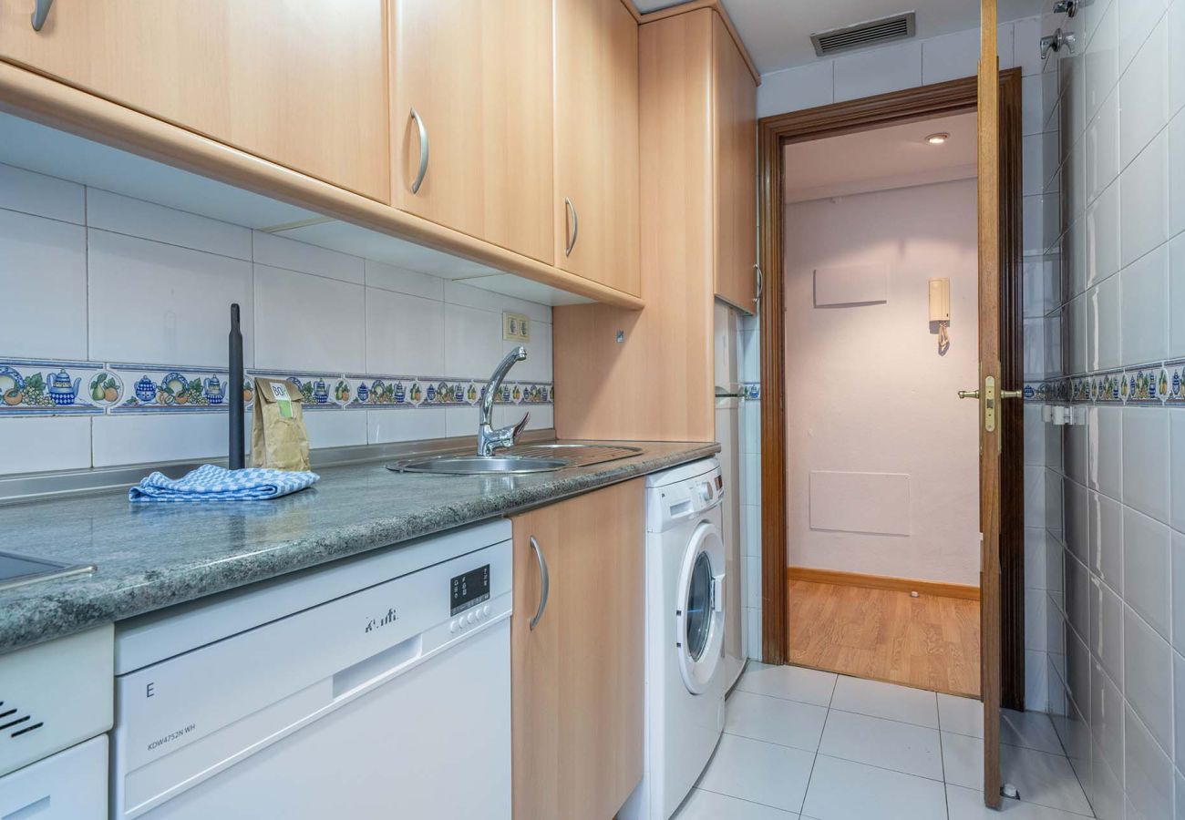 Apartment in Madrid - Cozy Apartment on Calle Eraso