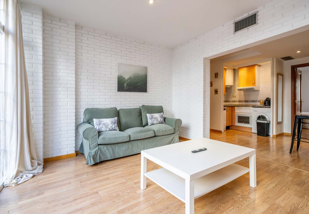 Apartment in Madrid - Cozy Apartment on Calle Eraso