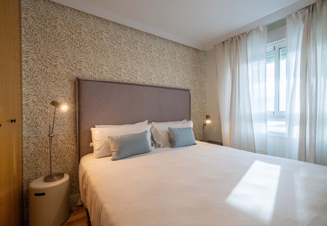Apartment in Madrid - Housing Castellana By Sharing Co
