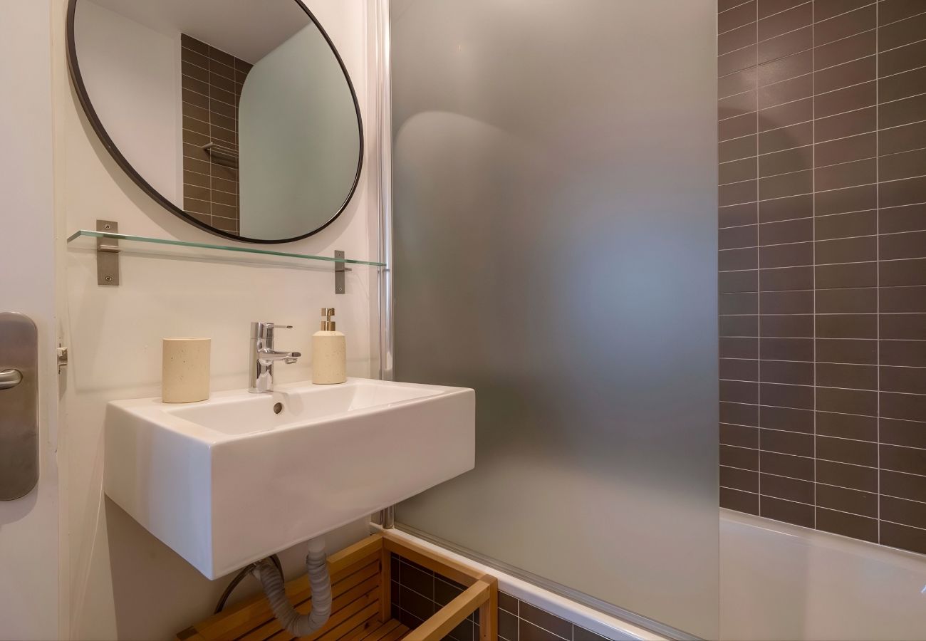 Apartment in Madrid - Housing Arroyofresno by Sharing Co