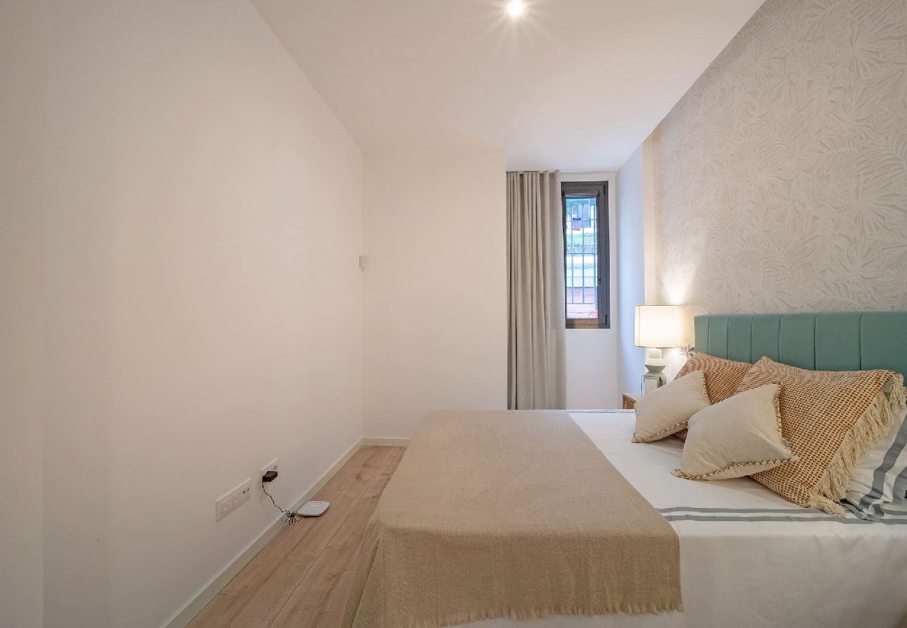 Apartment in Madrid - Beautiful 1 bed design apt in the heart of Madrid by Sharing Co. 