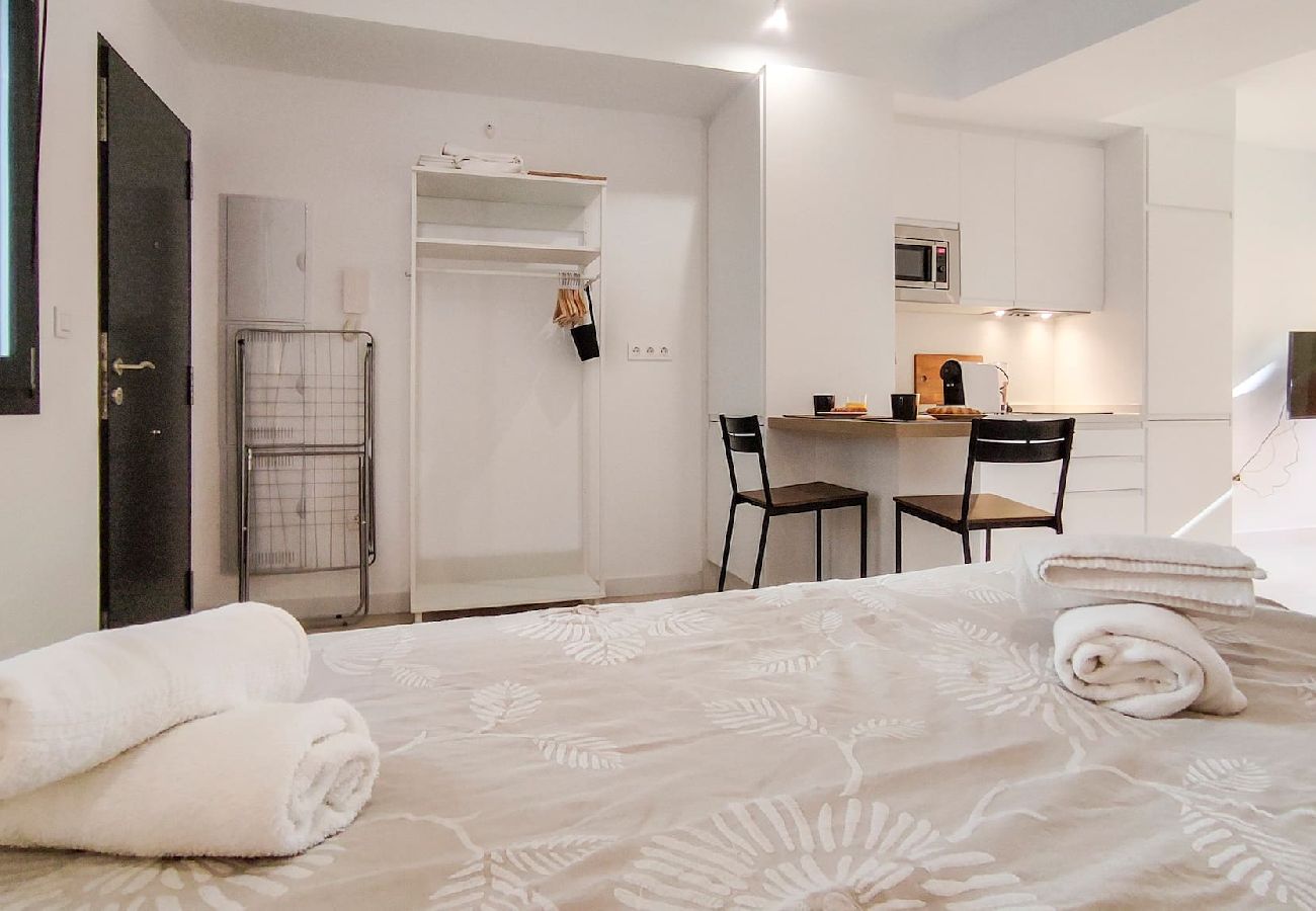 Studio in Málaga - Charming studio in Malaga center by Sharing Co. 