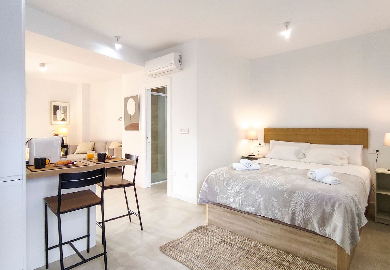 Studio in Málaga - Charming studio in Malaga center by Sharing Co. 