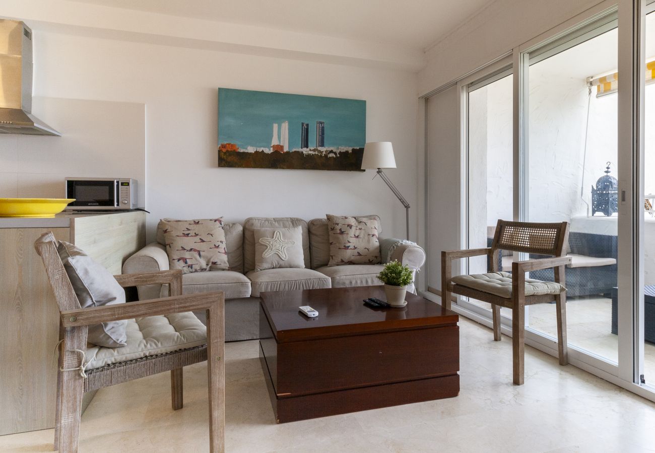 Apartment in Marbella - Amazing 3bedroom flat with seafront views + pool by Sharing Co. 