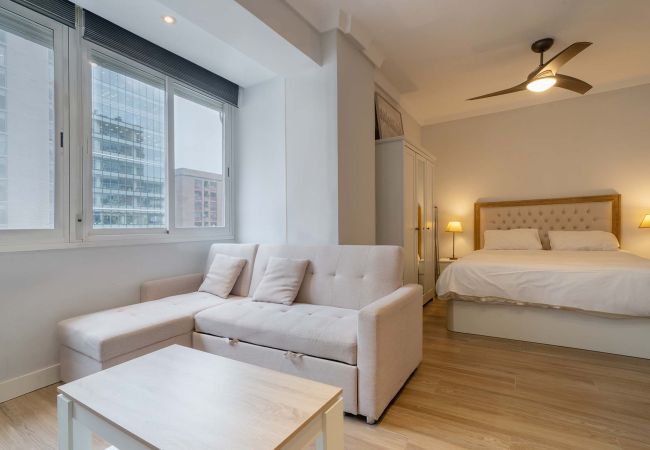 Apartment in Madrid - Housing Tetuan by Sharing Co