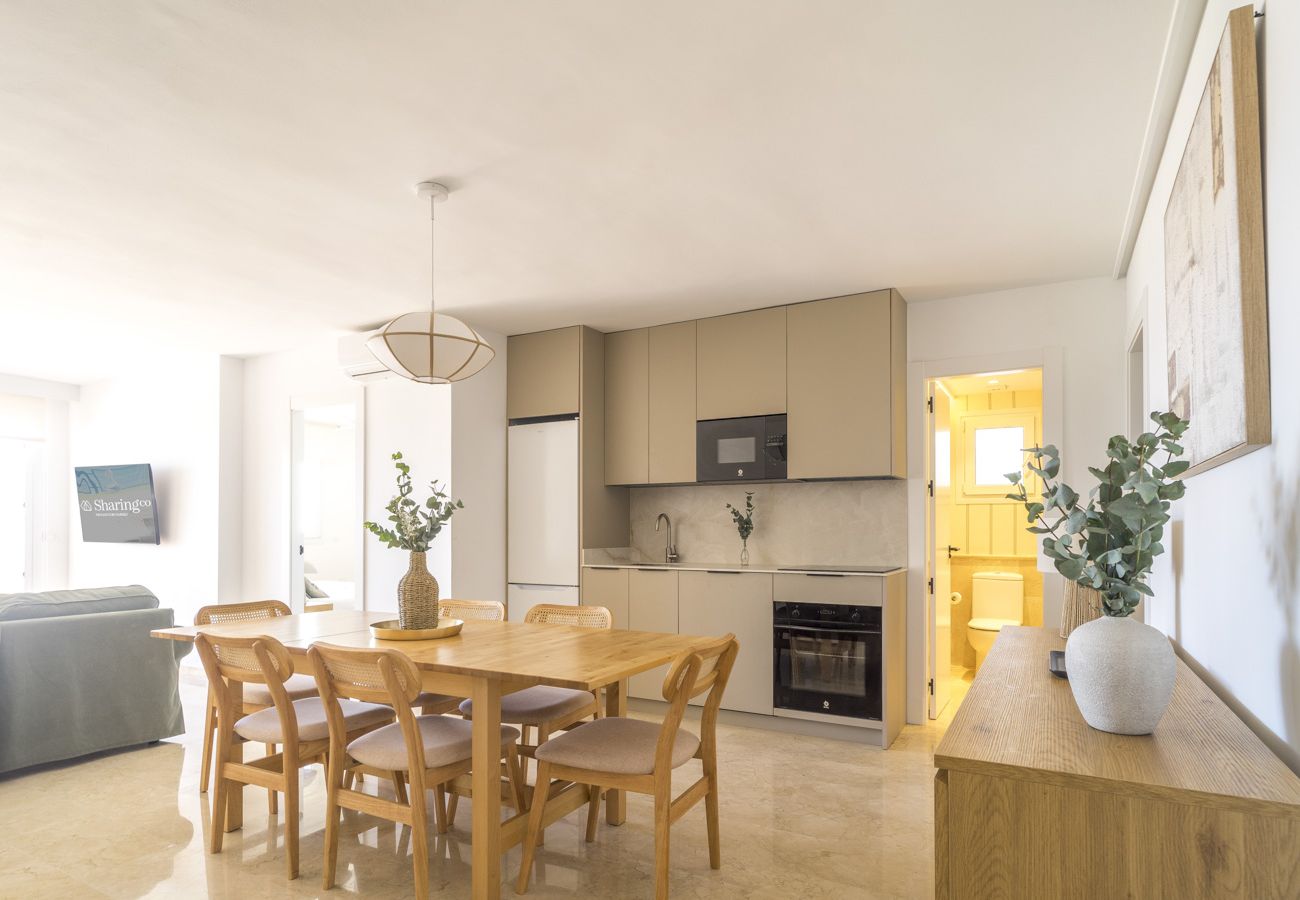 Apartment in Marbella - Modern apartment with pool on the beachfront in Marbella by SharingCo 