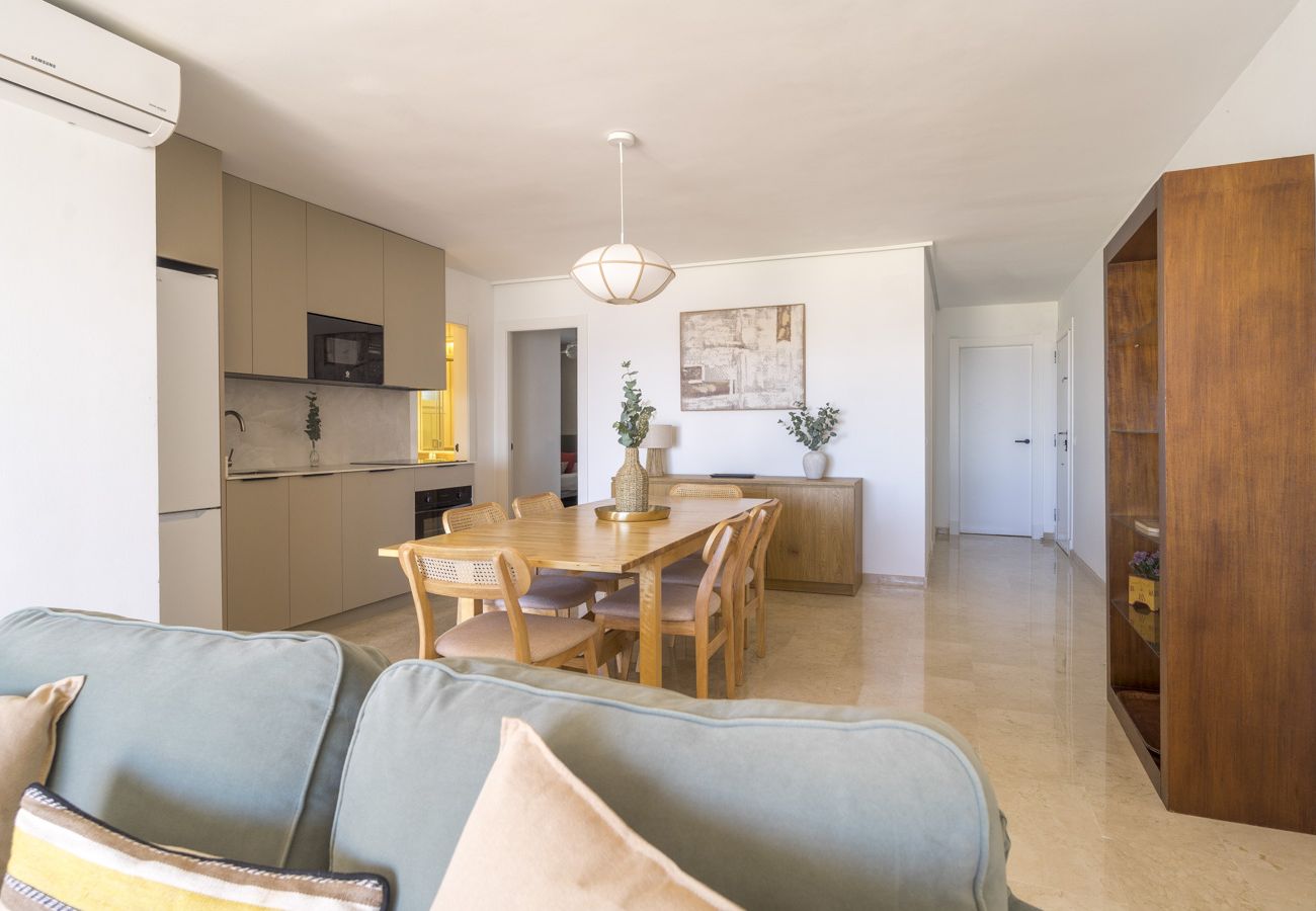 Apartment in Marbella - Modern apartment with pool on the beachfront in Marbella by SharingCo 